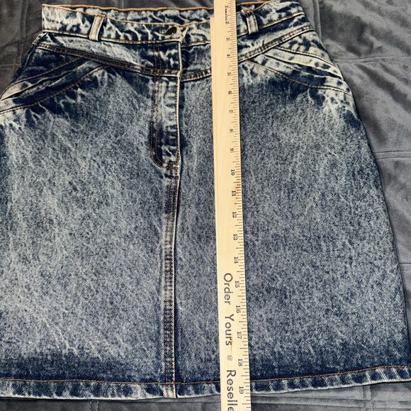 Vintage 80’s Acid Wash Denim Mini Skirt Sz 9/10 Chevron Yoke Waist- Pockets EUC - Picture 8 of 8
